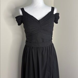 Pomuyoo Classic Black Sleeveless Corset Tie Back V-Neck Prom Maxi. Size 6 to 10